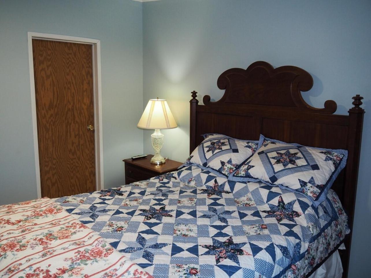 The Green Lake Getaway - Shared Lake Access! Interlochen Bagian luar foto