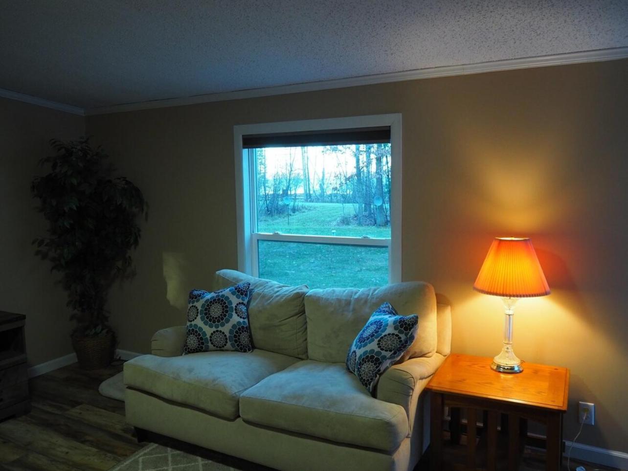 The Green Lake Getaway - Shared Lake Access! Interlochen Bagian luar foto