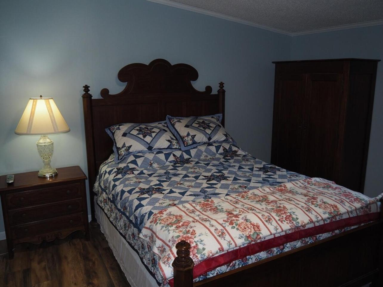 The Green Lake Getaway - Shared Lake Access! Interlochen Bagian luar foto