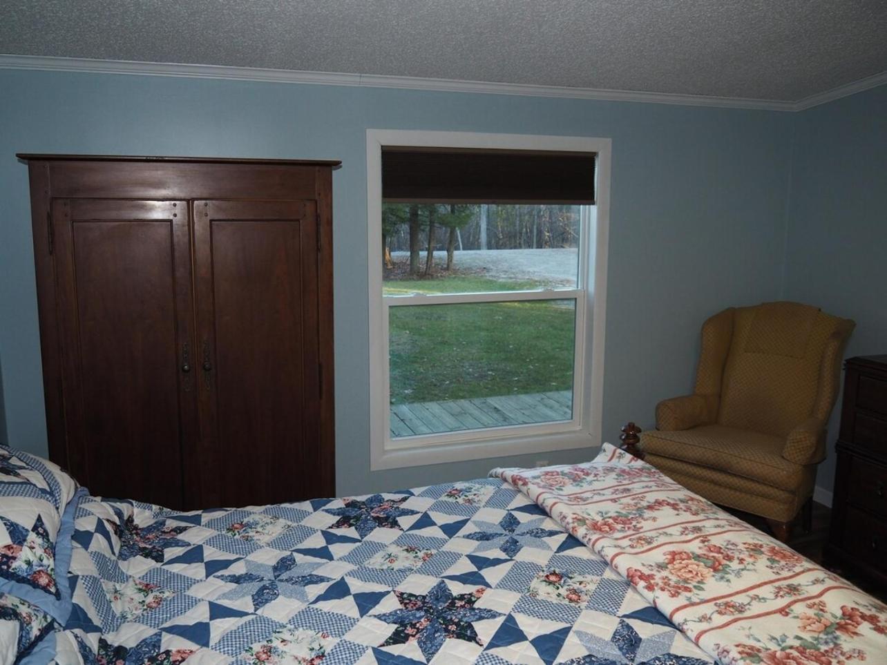 The Green Lake Getaway - Shared Lake Access! Interlochen Bagian luar foto