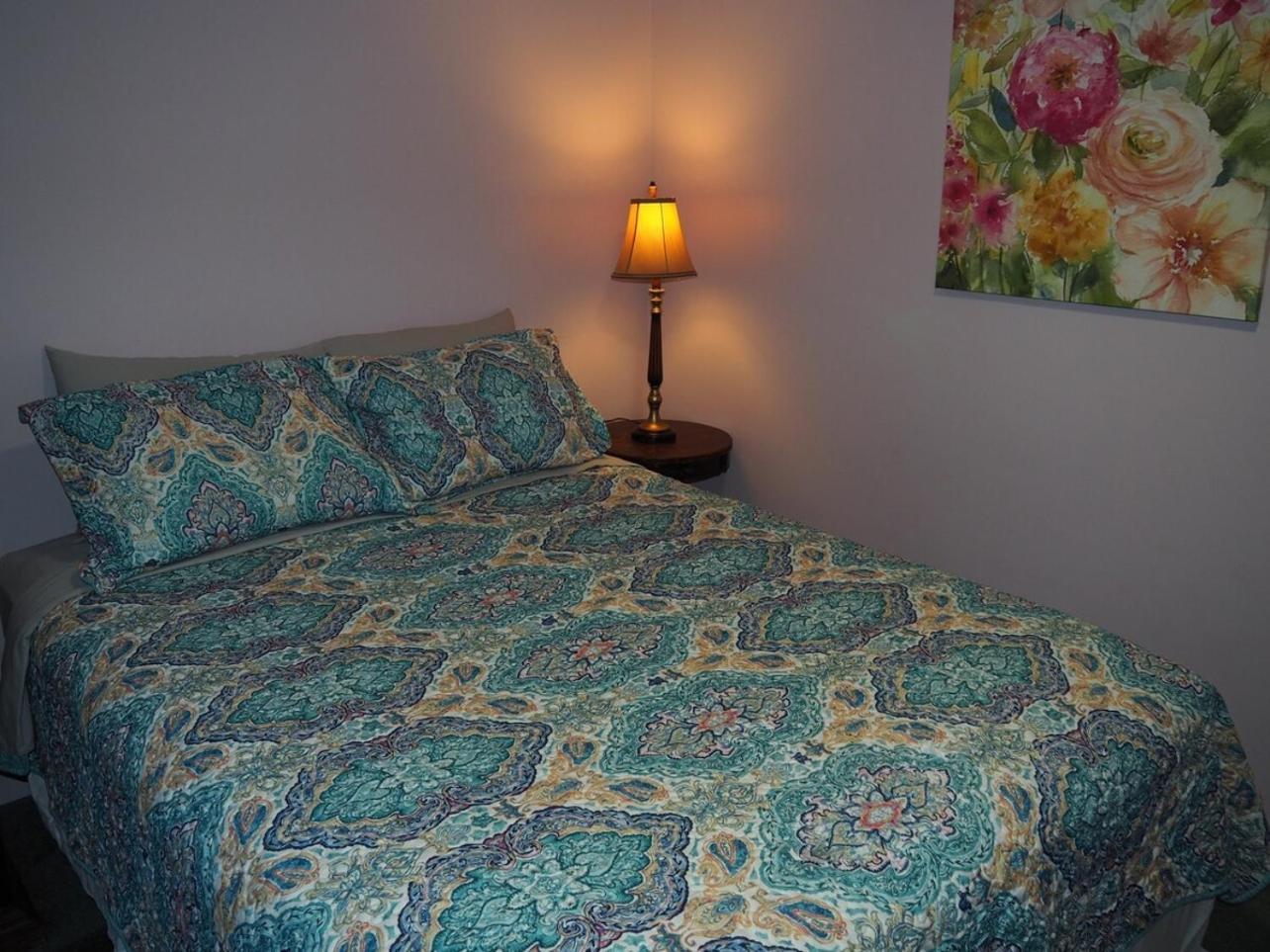 The Green Lake Getaway - Shared Lake Access! Interlochen Bagian luar foto